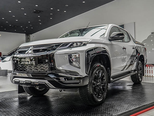 Lần đầu tiên Mitsubishi Triton vượt mặt Ford Ranger về doanh số