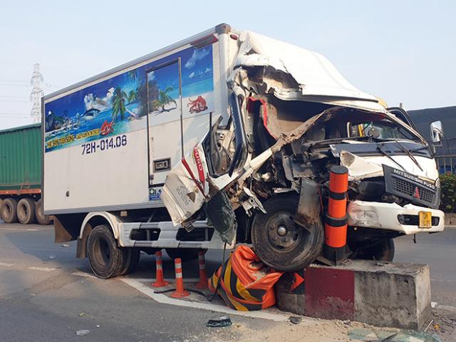 Sau tiếng gào thét “xe mất thắng, chạy đi”, xe tải gây tai nạn kinh hoàng ở TP.HCM