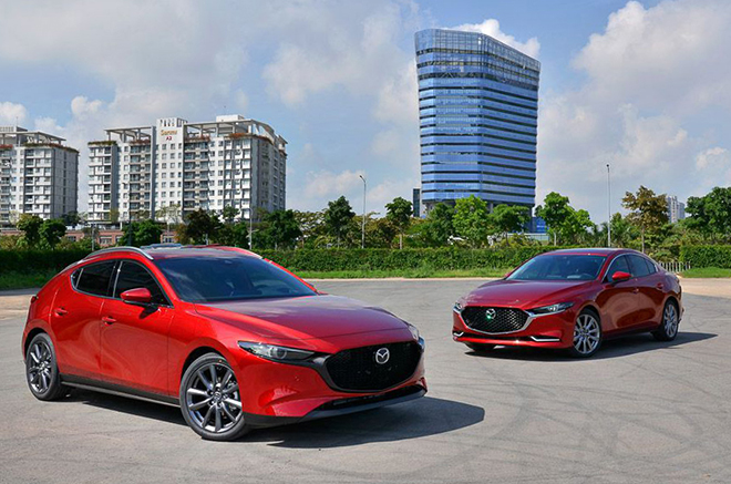 Mazda3 car price in March 2022, discount of 33 million VND and 50% off LPTB - 1