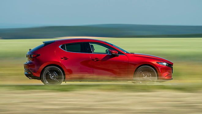 Mazda3 car price in March 2022, discount of 33 million VND and 50% off LPTB - 9