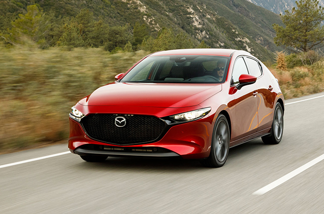 Mazda3 car price in March 2022, discount of 33 million VND and 50% off LPTB - 3