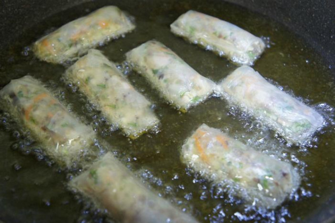 Change the taste with delicious crispy tilapia spring rolls - 5