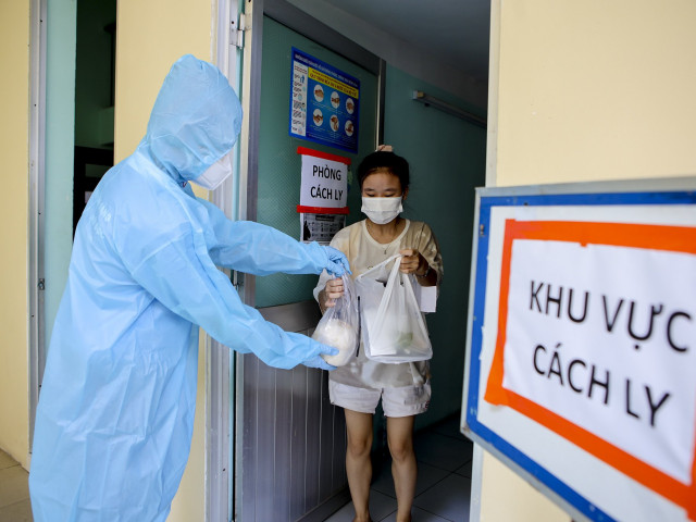 Media - Video: Trường lập khu cách ly, hỗ trợ cho sinh viên mắc COVID-19