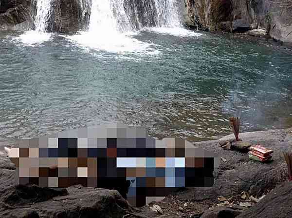 Bathing in waterfall, 2 students drowned - 1