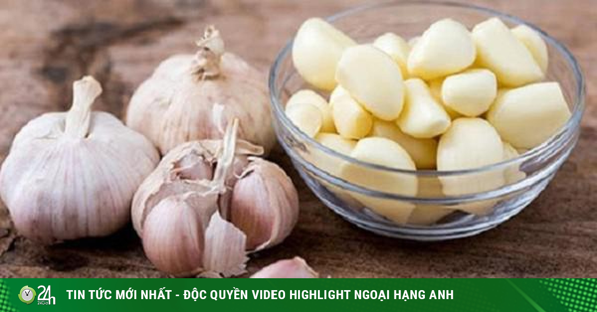 Foods when combined with garlic can turn into “poisons” that are harmful to the body