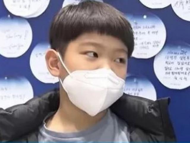 Kinh doanh - Thời của "sân chơi nóng": Cậu bé 11 tuổi "ôm" cổ phiếu tiền tỷ, đi họp cổ đông