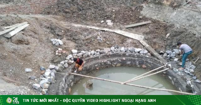 Why was the ancient well at the temple of historian Le Van Huu in Thanh Hoa demolished?