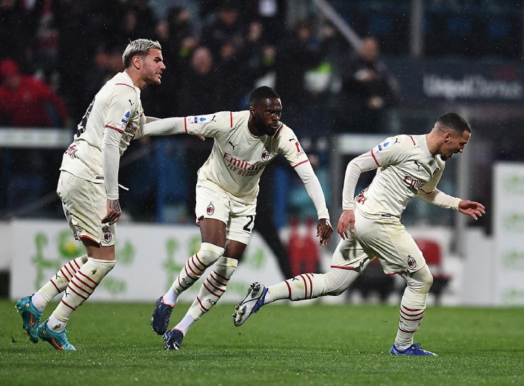 Cagliari - Milan football results: Booming moment, "wooden legs"  Almost turned into a criminal (Round 30 of Serie A) - 1