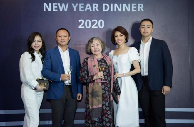 Ba thế hệ nhà Sơn Kim Group.