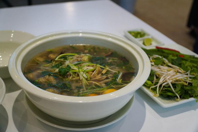 Da Nang: Selling 2 bowls of pho for nearly 600,000 VND, what does the owner say?  - first