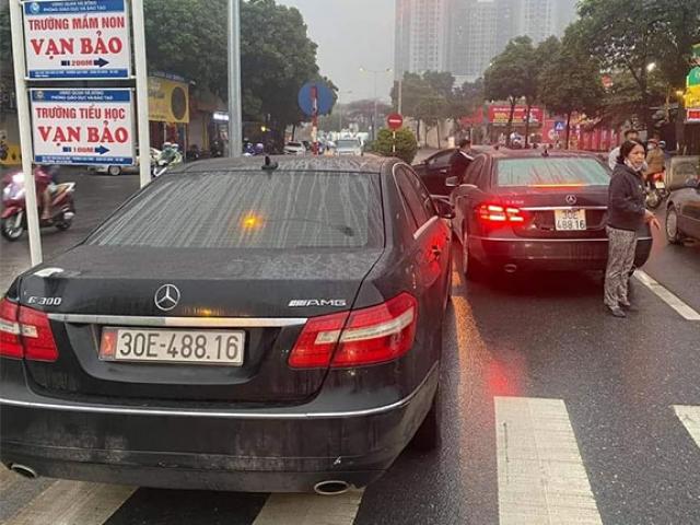 Xác minh vụ 2 xe Mercedes biển số giống “y đúc” cùng chạy trên phố Hà Nội