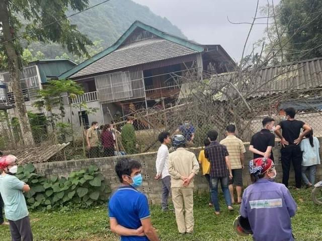 Pháp luật - Nam thanh niên bất ngờ đâm thương vong 2 người hàng xóm rồi bỏ trốn