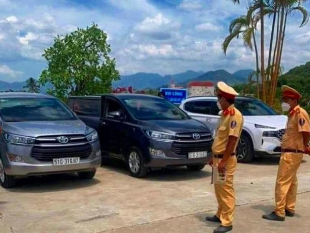 Tin tức trong ngày - Tin tức 24h qua: Vô tình đậu cạnh nhau, hai ô tô bị phát hiện trùng biển số