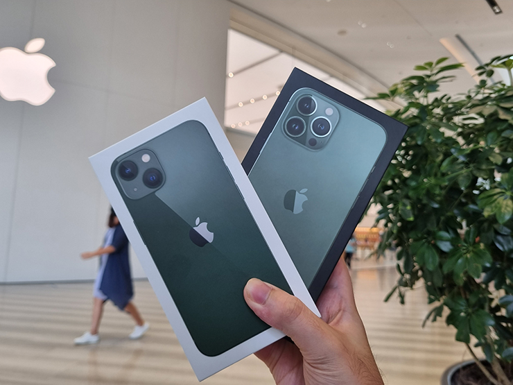 iPhone 13 series phiên bản màu xanh lục (Green) mới đã chính thức mở bán ở thị trường quốc tế.
