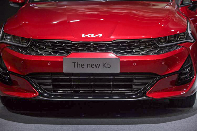 Price of KIA K5 car rolling in March 2022, 50% off registration fee - 6
