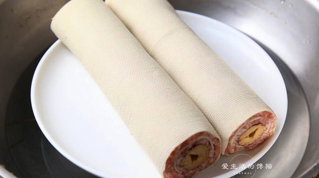 Tofu ky brings pork rolls, a way that few people think of but the finished product deserves 