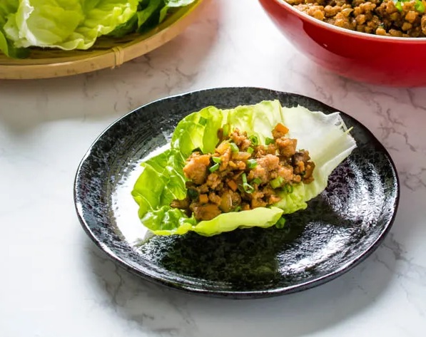 Ground meat is rolled with salad, it looks so luxurious and beautiful, this is a great product, don't miss it - 1
