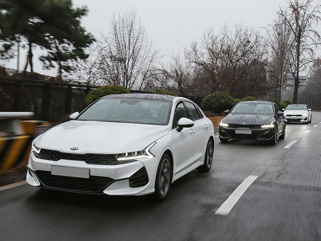 Tin tức ô tô - Giá xe KIA K5 lăn bánh tháng 3/2022, giảm 50% lệ phí trước bạ