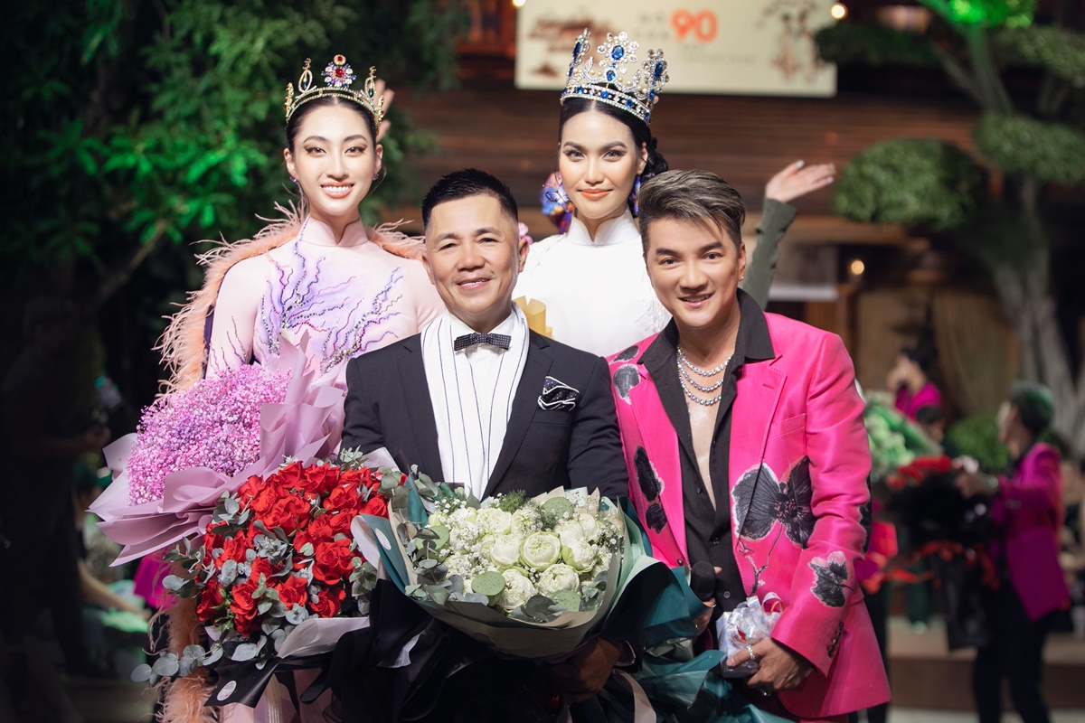 Network phenomenon Ho Phi Nal stands on the same stage with Dam Vinh Hung - 3