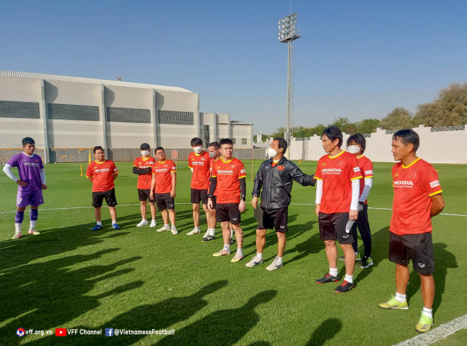 Vietnam U23 team welcomes a special character in the UAE - 1