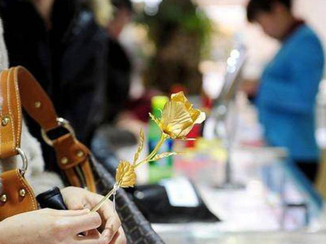 Phi thường - kỳ quặc - Nữ quái hẹn hò với 6 người đàn ông cùng lúc và cái kết đắng ngắt