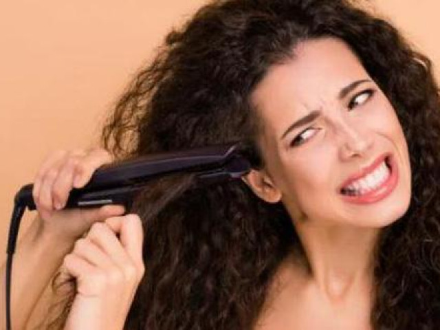 Làm đẹp - 4 lý do khiến bạn ngừng duỗi tóc