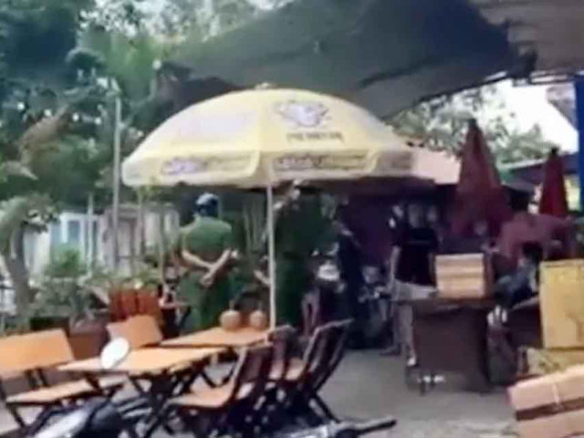 Tin tức trong ngày - Công an dựng lại hiện trường vụ nhà báo Hàn Ni bị 4 người xô xát