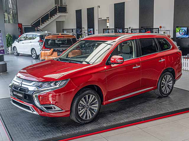 Chi tiết mẫu xe Mitsubishi Outlander phiên bản nâng cấp tại đại lý