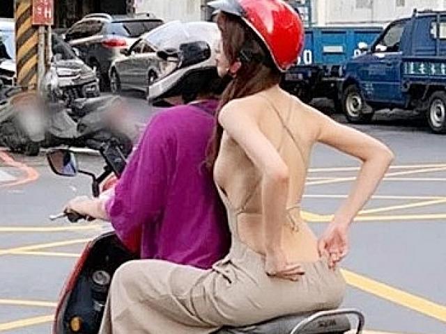 Thời trang - Nhiều cô gái mặc "thoáng mát" khi ngồi xe máy khiến người xung quanh dễ gặp sự cố