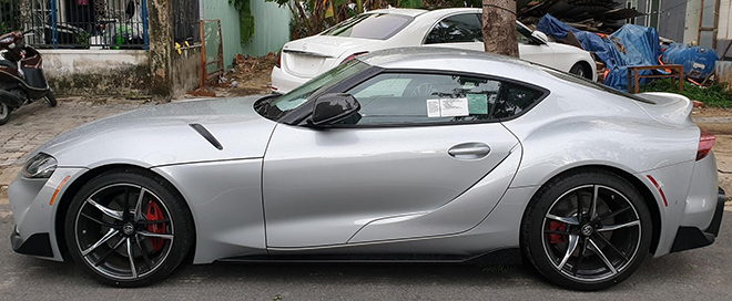 The new generation Toyota Supra sports car wears the HCM City sign after a period of silence - 5