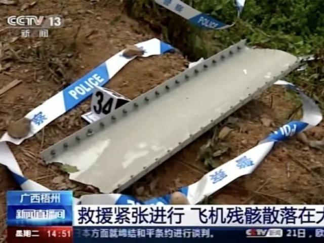 Máy bay chở 132 người rơi ở Trung Quốc: Vì sao khó tìm thấy hộp đen?