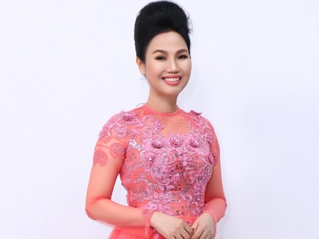 Đời sống Showbiz - Sao "Mưa bụi" bị đồn lấy chồng giàu nghỉ hát, thẩm mỹ quá đà đến mức tai biến