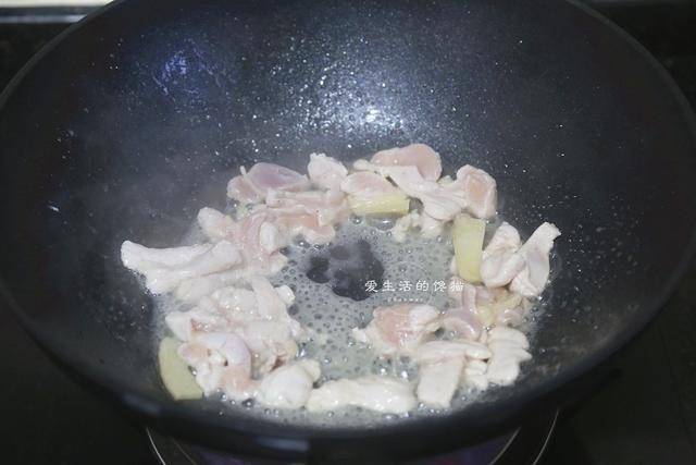 The leaves that many people do not dare to eat are cooked with chicken breast into a great tonic - 3