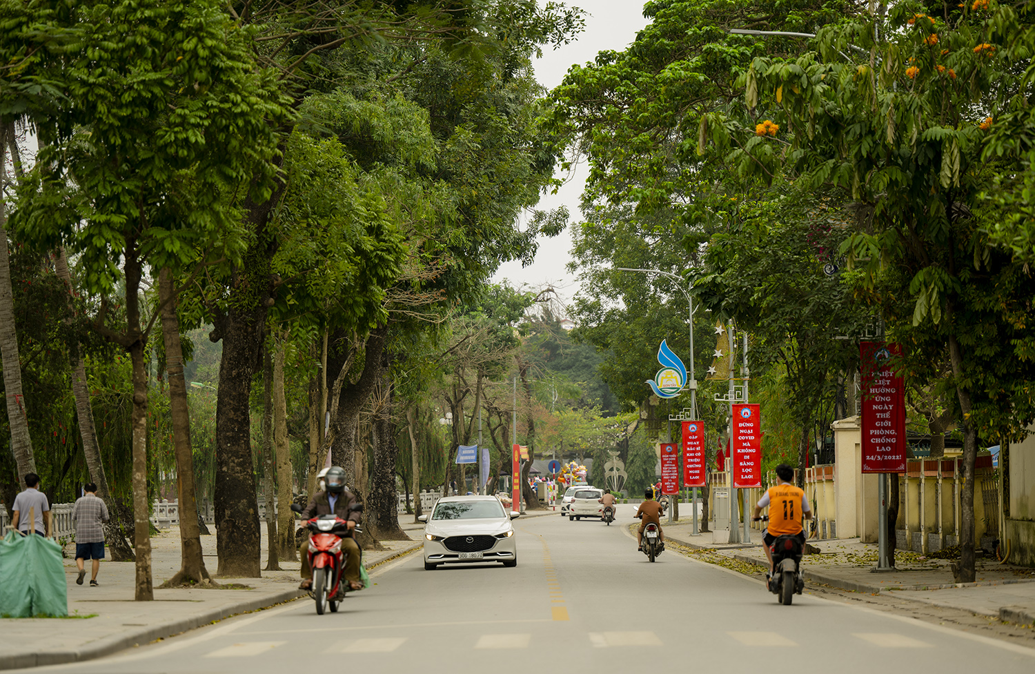 Ngỡ ngàng trước không gian quanh phố đi bộ ở thị xã duy nhất của Hà Nội - 17