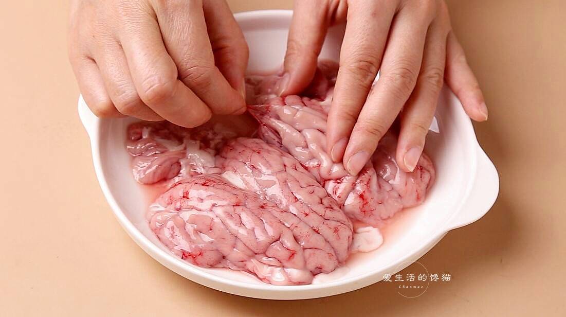 Pork brain is believed by many to be a great tonic, cooked this way everyone craves - 3