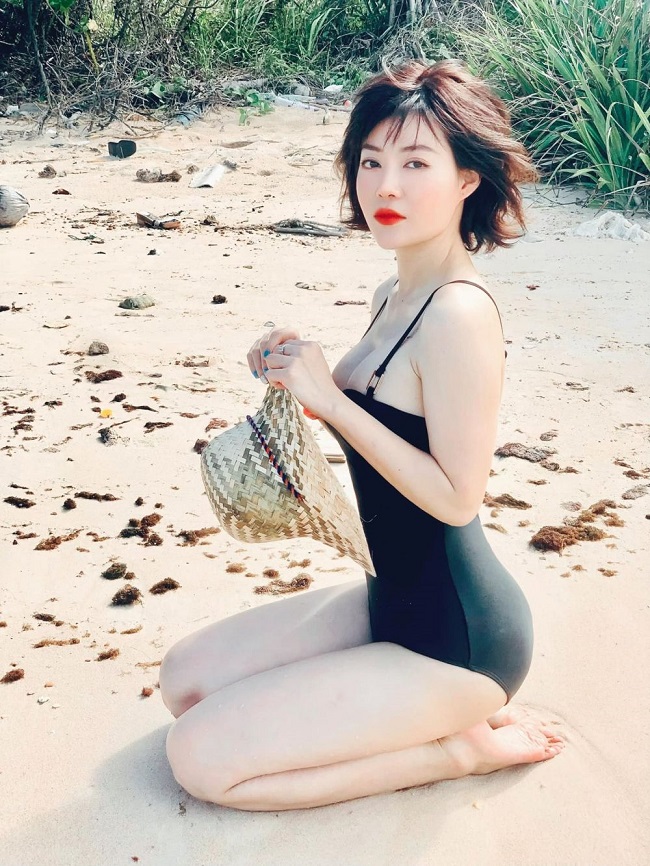 Diễn viên Thanh Hương từng nhận được nhiều chú ý với phân cảnh bị làm nhục trong phim "Quỳnh búp bê". Theo đó, Lan (Thanh Hương đóng) bị bốn gã đàn ông lực lưỡng cưỡng hiếp tập thể.
