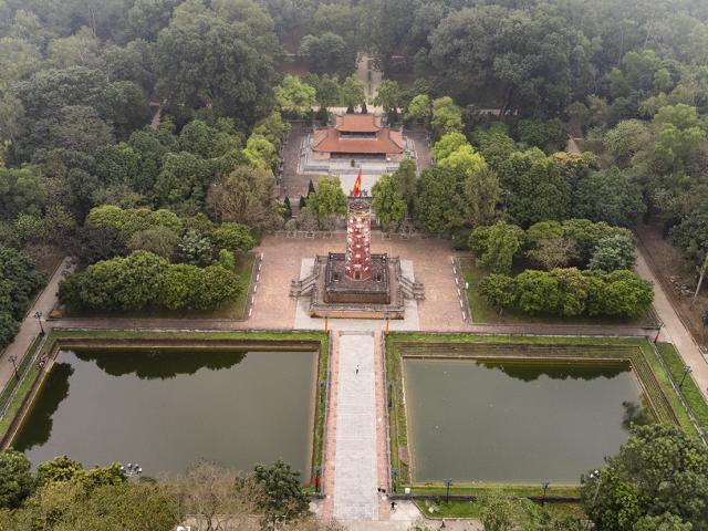 Tin tức trong ngày - Nét rêu phong, cổ kính của thành cổ 200 trăm năm giữa phố đi bộ ở ngoại thành Hà Nội