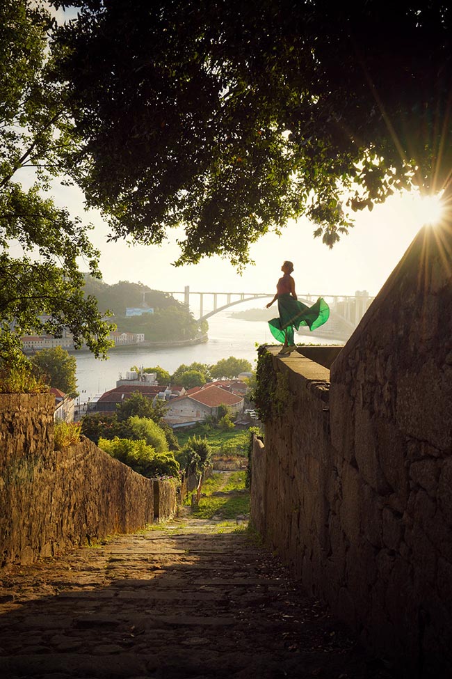 Vietnamese tourists forget "heart"  in the beautiful port city of Porto - 13