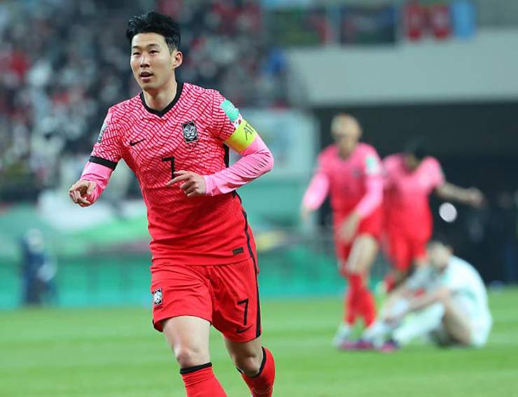 Son Heung Min tỏa sáng để ghi bàn vào lưới Iran giúp Hàn Quốc dẫn trước đối thủ trên sân nhà