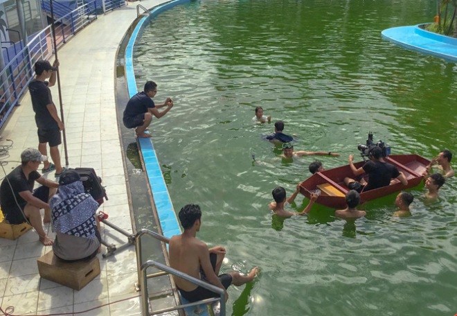Thanh Hoa beauty panicked because of the underwater scene of the movie "The way to the flower land"  - 7