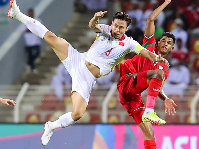 Bóng đá - Trực tiếp bóng đá Việt Nam - Oman: Quang Hải đá chính, Tuấn Hải sát cánh Tiến Linh (Vòng loại World Cup)