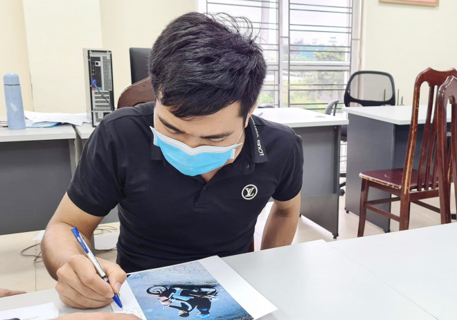 Nguyễn Văn Thường xác nhận hình ảnh chở chị Mai Thị T trên chiếc xe SH mode, đưa vào nhà nghỉ rồi trộm cắp chiếc xe