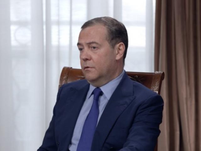 Thế giới - Ông Medvedev tuyên bố “thế giới đơn cực đã đến lúc chấm dứt”