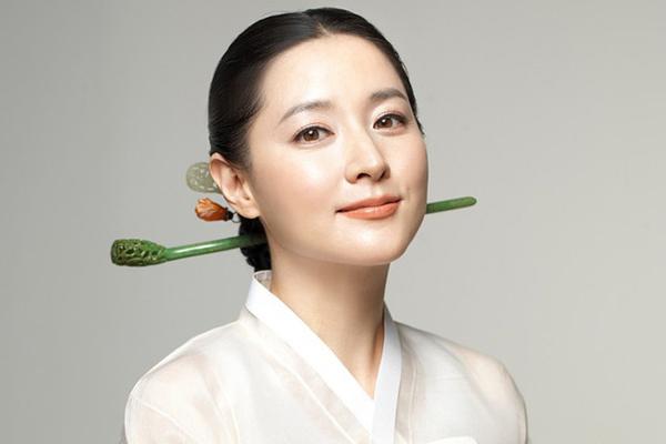 Lee Young Ae xinh đẹp mãi theo thời gian.