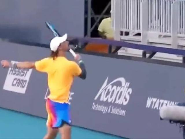 Thể thao - Tay vợt nổi "khùng" hơn Zverev, Kyrgios: Nhắm người "ball-girl" vụt bóng