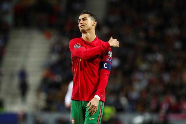 The Portuguese coach comforts Ronaldo, beware of "seismic"  in the World Cup play-off final - 1