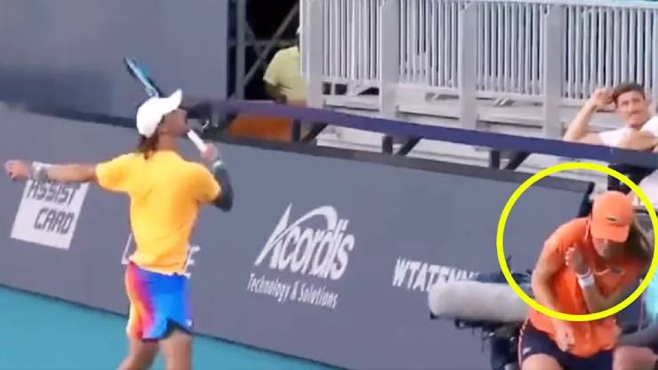 Floating tennis player "crazy"  than Zverev, Kyrgios: Targeting "ball-girl"  dribble - 1