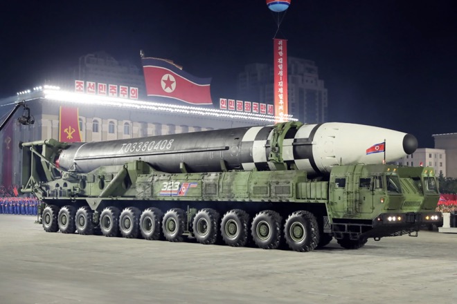 Tên lửa Hwasong-17 lần đầu được Triều Tiên công bố năm 2020.