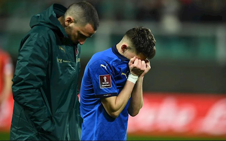 Jorginho khóc nức nở sau trận đấu