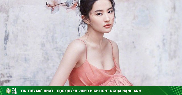 Liu Yifei shows off her full chest in a wedding dress, fans want to be a groom-Beauty